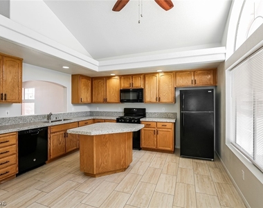 8717 Texas Bronco Avenue - Photo Thumbnail 5