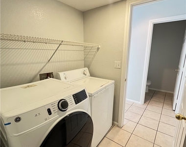 913 Toro Canyon Ln - Photo Thumbnail 9
