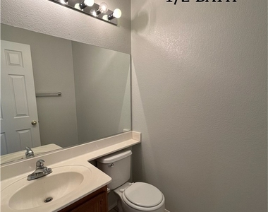 913 Toro Canyon Ln - Photo Thumbnail 11