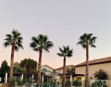 913 Toro Canyon Ln - Photo Thumbnail 3