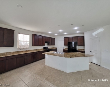 12281 Terrace Verde Avenue - Photo Thumbnail 2