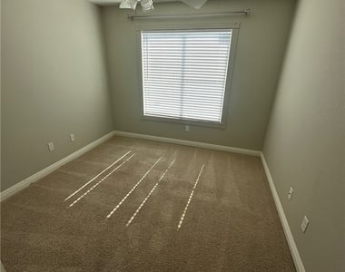 1813 Battle Born Drive - Photo Thumbnail 16