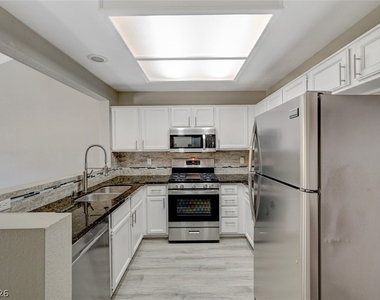 9421 Valley Hills Avenue - Photo Thumbnail 13