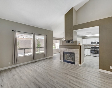 9421 Valley Hills Avenue - Photo Thumbnail 5