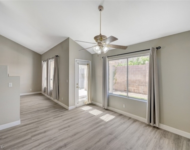 9421 Valley Hills Avenue - Photo Thumbnail 10