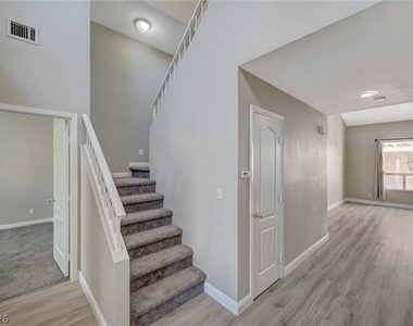 9421 Valley Hills Avenue - Photo Thumbnail 4