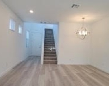 12348 Harbor Isle Avenue - Photo Thumbnail 7