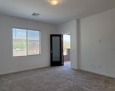 12348 Harbor Isle Avenue - Photo Thumbnail 8