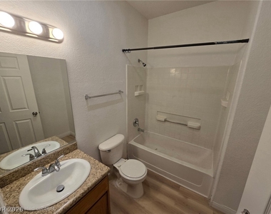 4730 E Craig Road - Photo Thumbnail 4