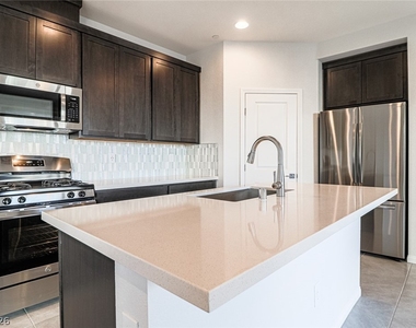 9220 Far Side Avenue - Photo Thumbnail 21