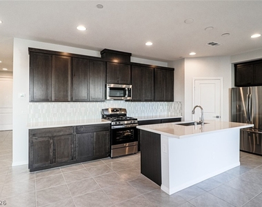 9220 Far Side Avenue - Photo Thumbnail 16