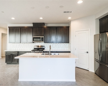 9220 Far Side Avenue - Photo Thumbnail 25