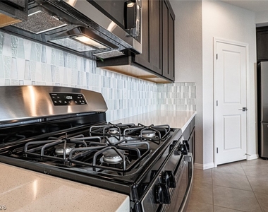 9220 Far Side Avenue - Photo Thumbnail 18