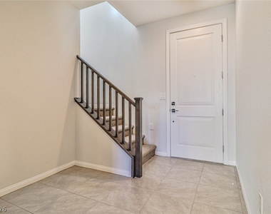 9220 Far Side Avenue - Photo Thumbnail 6