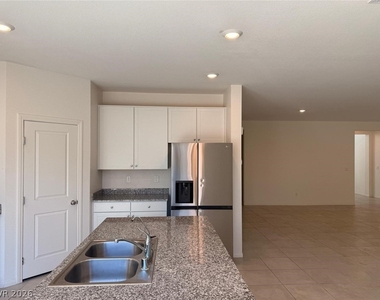5961 Bruselas Street - Photo Thumbnail 2