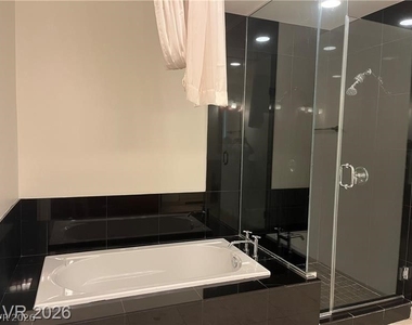 4575 Dean Martin Drive - Photo Thumbnail 5