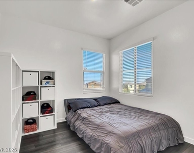 12340 Harbor Isle Avenue - Photo Thumbnail 13
