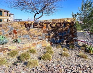 12340 Harbor Isle Avenue - Photo Thumbnail 17