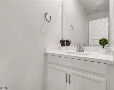 12340 Harbor Isle Avenue - Photo Thumbnail 15