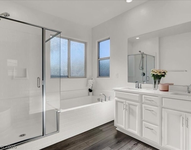 12340 Harbor Isle Avenue - Photo Thumbnail 9