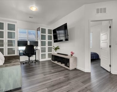 12340 Harbor Isle Avenue - Photo Thumbnail 7