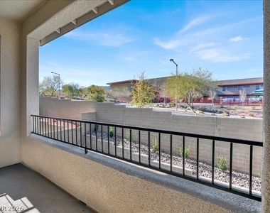 12340 Harbor Isle Avenue - Photo Thumbnail 10