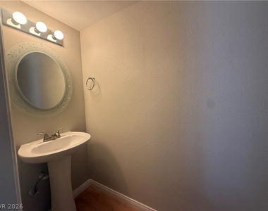 817 Schooner Drive - Photo Thumbnail 10