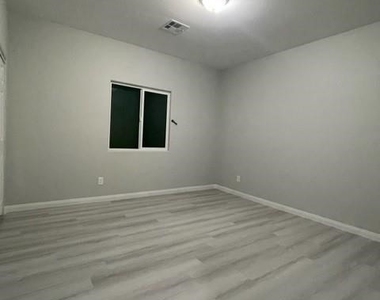 4966 Andover Drive - Photo Thumbnail 5