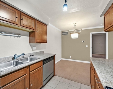 3135 S Mojave Road - Photo Thumbnail 6
