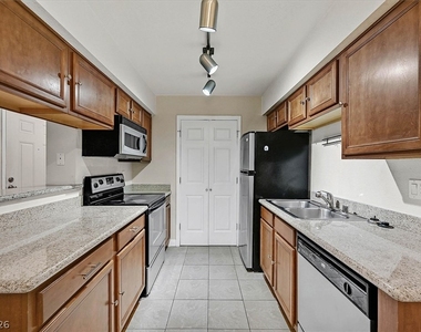 3135 S Mojave Road - Photo Thumbnail 5