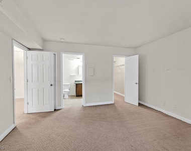 3135 S Mojave Road - Photo Thumbnail 8