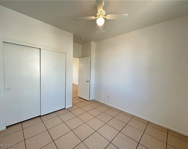 2685 Park Creek Lane - Photo Thumbnail 12