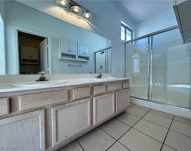 2685 Park Creek Lane - Photo Thumbnail 7