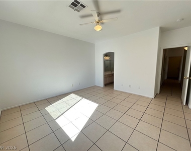2685 Park Creek Lane - Photo Thumbnail 5