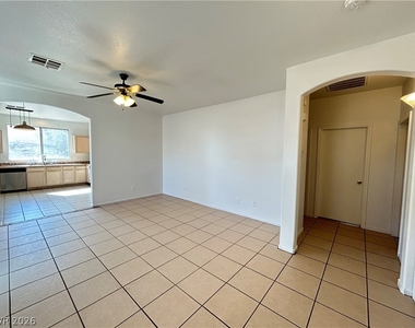 2685 Park Creek Lane - Photo Thumbnail 2