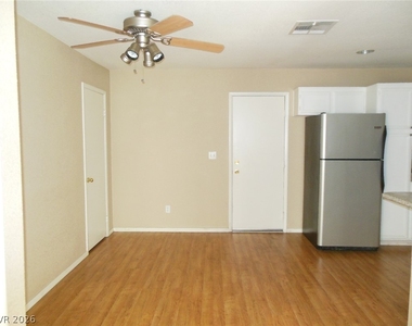 5225 Wave Dancer Lane - Photo Thumbnail 5