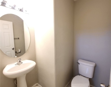 9843 Overlook Ridge Avenue - Photo Thumbnail 6