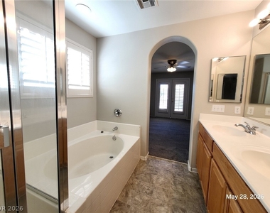 9843 Overlook Ridge Avenue - Photo Thumbnail 16