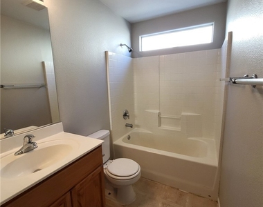9843 Overlook Ridge Avenue - Photo Thumbnail 8