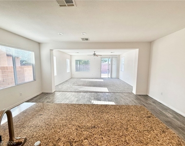 5190 Lignum Avenue - Photo Thumbnail 11