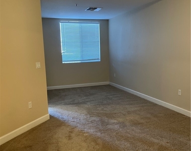 75 E Agate Avenue - Photo Thumbnail 12