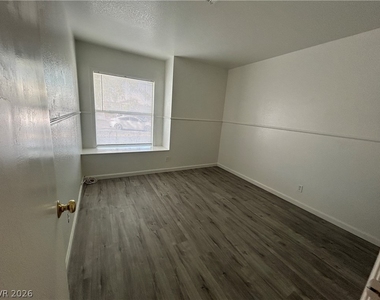 4718 Checker Way - Photo Thumbnail 7