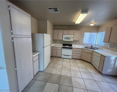 4718 Checker Way - Photo Thumbnail 12