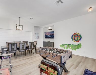 10082 Prairie Dove Avenue - Photo Thumbnail 7