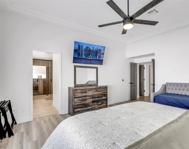 10082 Prairie Dove Avenue - Photo Thumbnail 32