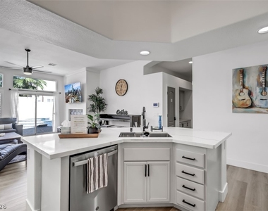 10082 Prairie Dove Avenue - Photo Thumbnail 15