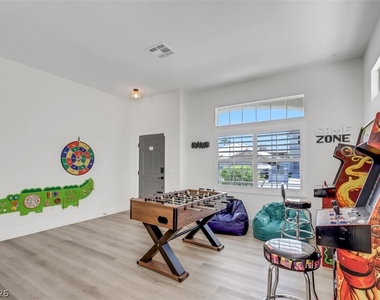10082 Prairie Dove Avenue - Photo Thumbnail 6