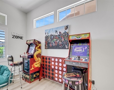 10082 Prairie Dove Avenue - Photo Thumbnail 8