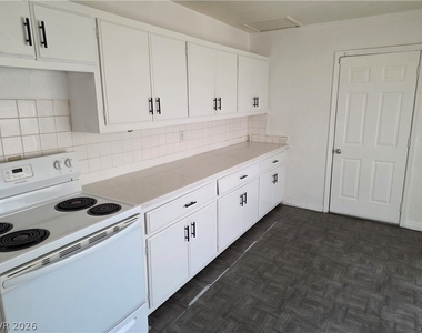 2904 Bassler Street - Photo Thumbnail 2