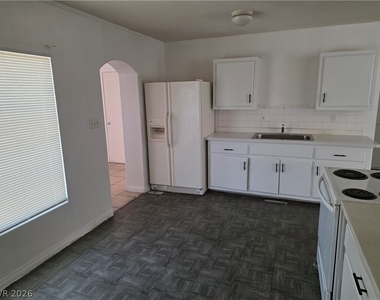 2904 Bassler Street - Photo Thumbnail 4